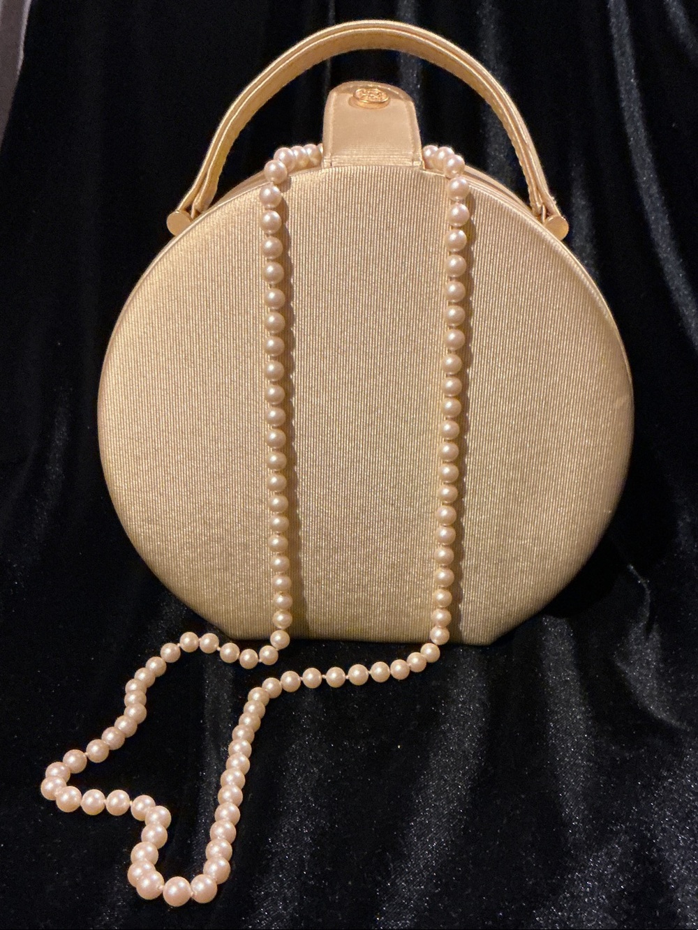 Single Strand Faux Monet Pearl Necklace